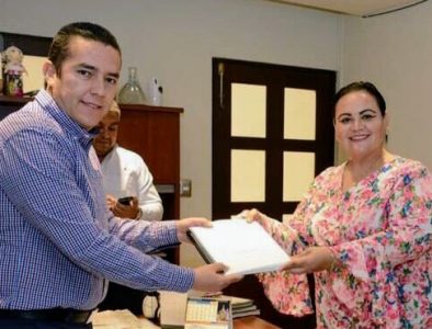 Entrega Jacqueline del Río su primer informe al Secretario General del Congreso