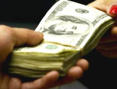 Conoce el precio actual del dólar y las gasolinas en México