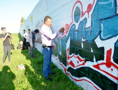 Fomenta Poanas actividades para jóvenes; alcalde participa en Arte Urbano