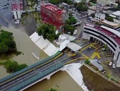 Desbordan lluvias el Río Bravo e inundan puentes fronterizos