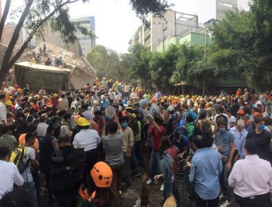 Sacude temblor de 7.1 a la Ciudad de México; deja derrumbes y pánico colectivo