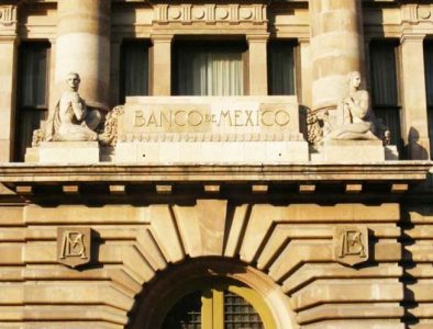 Rescata Banxico al peso; la moneda ganó 13 centavos