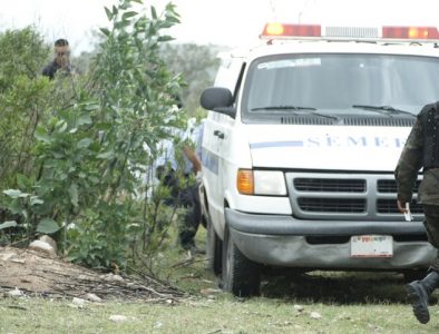 Hallan muertos a madre e hijo en paraje del municipio de Canatlán