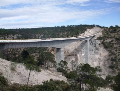 Hallan autoridades restos óseos en puente Río Chico de la ‘super’ a Mazatlán