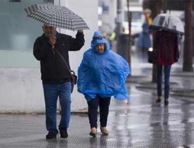 Persisten las lluvias y los fuertes vientos por el frente frío 33