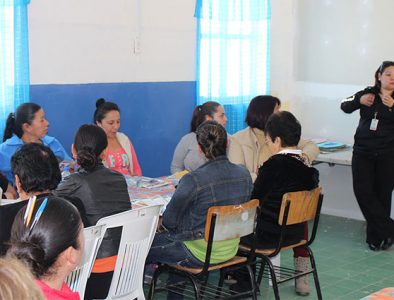 Imparten en Canatlán taller para elaboración de productos de limpieza