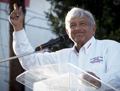 Difunde AMLO documentos de la donación de sus inmuebles a sus hijos