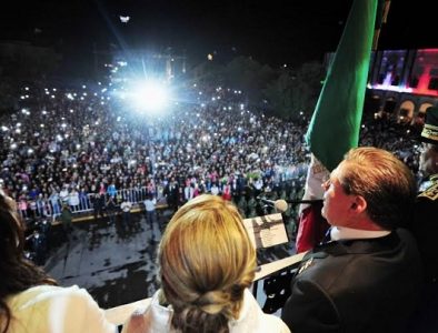 Con pirotecnia, música y diversión conmemoran el 208 aniversario del Grito de Independencia