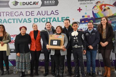 Con Aulas Interactivas del Gobierno de Esteban, el 2024 será el año de la educación en Durango.