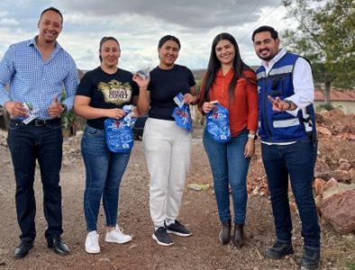 Entregan paquetes para el cuidado del agua en la colonia Luz y Esperanza de Durango capital