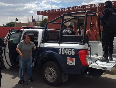 Policías estatales evitan que un joven pudiera autolesionarse al sufrir una crisis de abstinencia