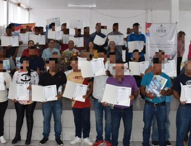 Concluyen primaria y secundaria 54 personas privadas de su libertad del Cereso 1