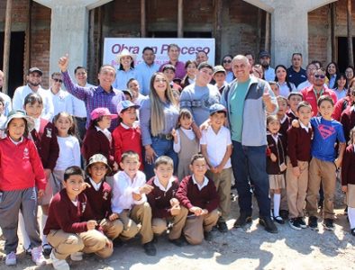 Juanita Acevedo supervisa construcción de biblioteca pública en San Pedro Alcántara