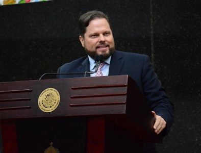 Propone Otniel García crear sistema de cuidados en Durango