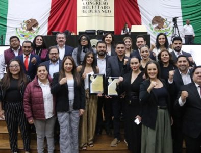 Otorgan diputados ‘Medalla al Mérito Deportivo’ a Valeria Amparán y ‘Piolín’ Martínez