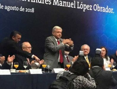 Se reúne AMLO con asociaciones de ingenieros