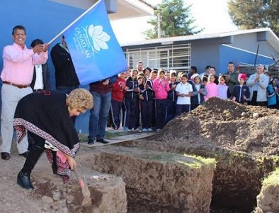 Inicia construcción de sanitarios en la escuela Niños Héroes de Canatlán