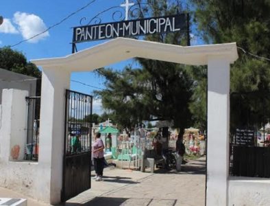 Realizan trabajos de limpieza en el Panteón Municipal de Vicente Guerrero