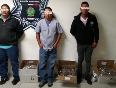 Detienen a tres por robar en una maquila