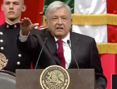 López Obrador recibe Banda Presidencial y jura como Presidente de México