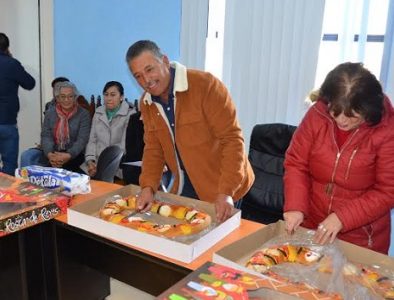 Parten tradicional Rosca de Reyes los trabajadores del Ayuntamiento de Poanas