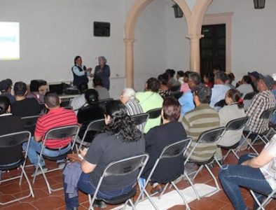 Capacitan a comerciantes de Vicente Guerrero en correcta preparación de alimentos