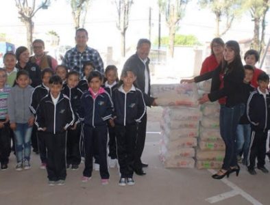 Entrega Alcalde de Vicente Guerrero material de construcción a escuela primaria