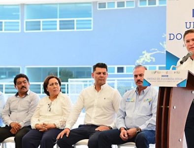 Entregan obras y equipamiento en escuelas de La Laguna