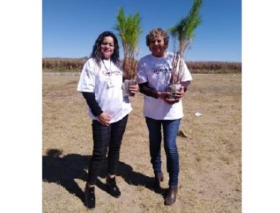 Firman convenio de reciclaje para reforestar secundaria de Poanas