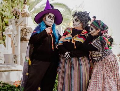 ‘El fandango de las calaveras’ en el panteón municipal de Vicente Guerrero