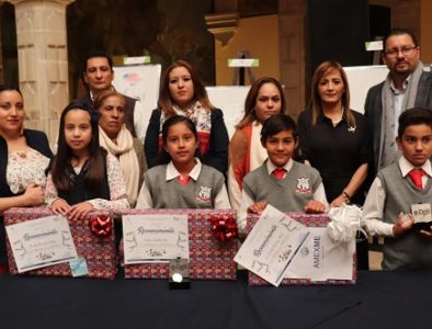 Felicita Orlando Herrera a ‘Pequeños Embajadores’ de Vicente Guerrero