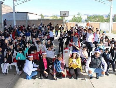 Inicia la entrega de aguinaldos a niños de Canatlán