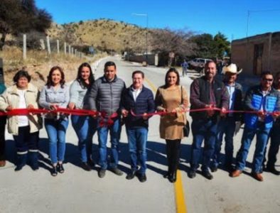 Gobernador entrega camino en Tepehuanes