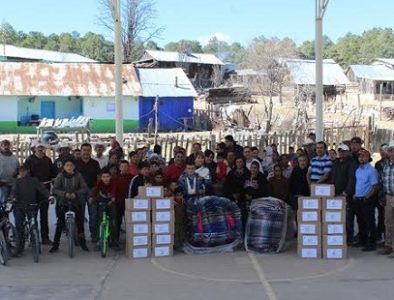 Entregan apoyos invernales en la comunidad La Plazuela