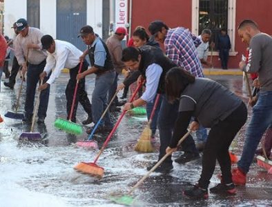 Ayuntamiento realiza limpieza general en la Plaza Municipal de Vicente Guerrero