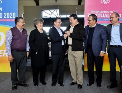 Entrega Gobernador auto nuevo a contribuyentes cumplidos