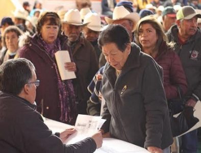 Entregan seguro catastrófico 2018 en Vicente Guerrero