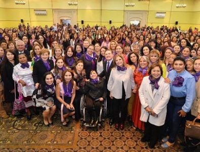 Se reúne Gobernador con mujeres duranguenses