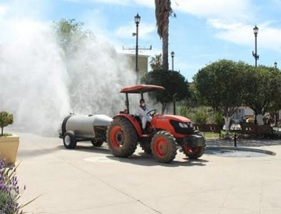 Para prevenir el Covid-19, sanitizan espacios públicos de Canatlán