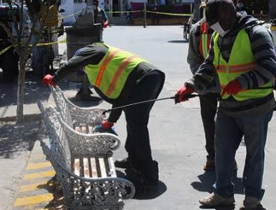 Como medida preventiva ante Covid-19, cierran y desinfectan Plaza Municipal de Vicente Guerrero