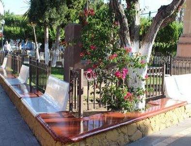 Continúan trabajando en la restauración de la Plaza Municipal de Vicente Guerrero