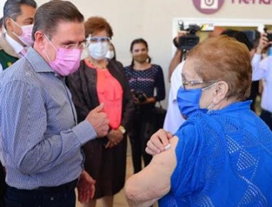 Aispuro da inicio a la Campaña de Vacunación contra la Influenza Estacional en La Laguna