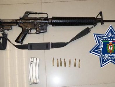 Detienen en Pueblo Nuevo a un hombre con rifle AR-15 y casi 300 dosis de droga