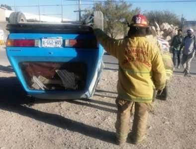 Volcadura en Gómez Palacio deja tres personas lesionadas