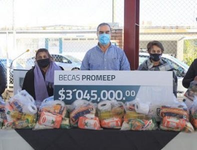 Con becas y alimentos, Gobierno municipal respalda a 15 mil familias