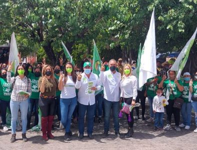 En Vicente Guerrero, José Osbaldo Santillán y Armando García presentan sus propuestas a comerciantes y habitantes