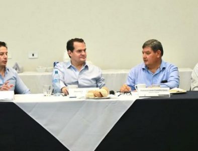 Escucha Javier Castrellón a empresarios, para llevar sus demandas a la Cámara de Diputados