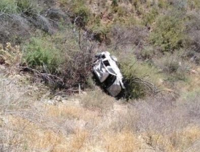 Padre e hijo vuelcan en Rodeo a un barranco de 50 metros; los reportan fuera de peligro