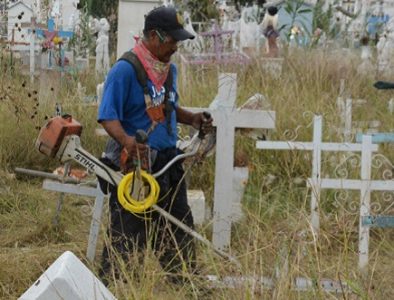 Panteones listos, dignos y seguros para celebrar las tradiciones de Día de Muertos: Toño Ochoa