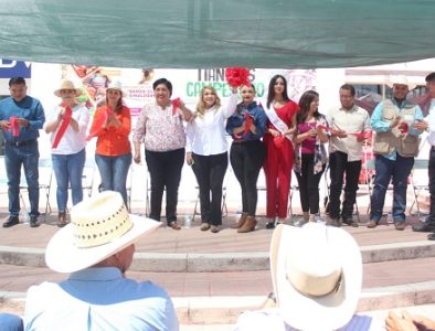 Realizan tianguis campesino en la Feria de Vicente Guerrero